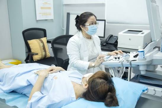 Consulting and managing chronic diseases (diabetes, hypertension).